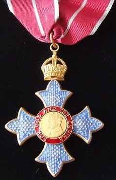 Neck badge of a Commander of the Military Division of the Order of the British Empire